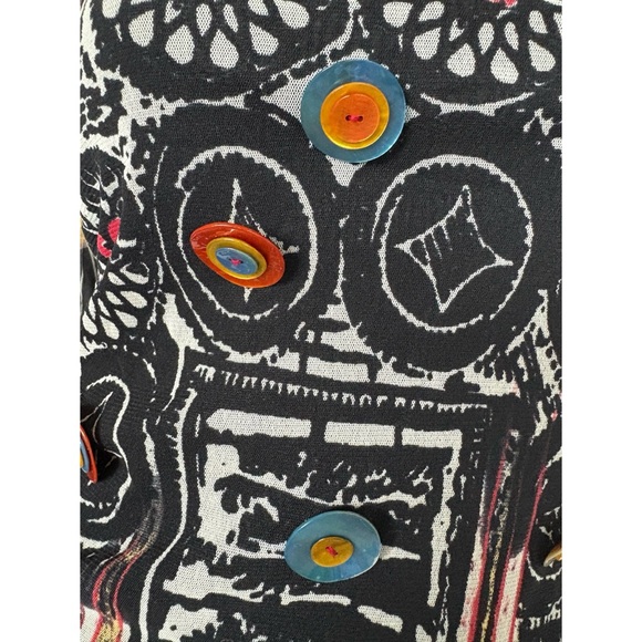 Save the Queen Top with Buttons - Picture 4 of 7